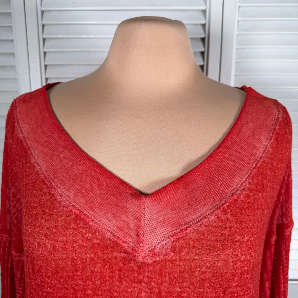 We The Free Red Waffle Knit Thermal V Neck Slouchy Lightweight Top XS - Picture 3 of 13
